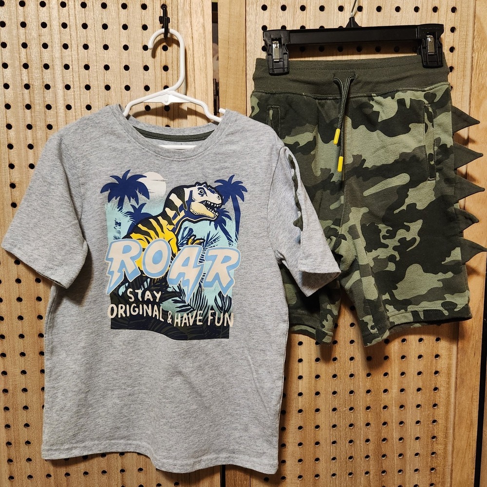 Garanimals ROAR Dinosaurs Boys Outfit 2 Pieces Set Shirt and  Pull On Shorts 7‎